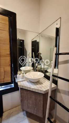 Vila Kawasan , Luas 300m2m², Lokasi Strategis Vila Kawasan , Luas 300m2m², Lokasi Strategis