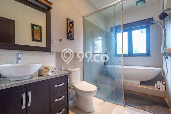 DIJUAL! Vila Kawasan , Luas 400m2m², Dekat ke Pusat Kota DIJUAL! Vila Kawasan , Luas 400m2m², Dekat ke Pusat Kota