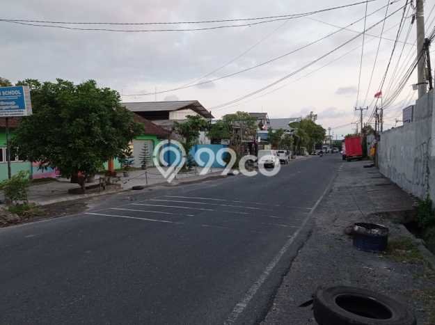 LOKASI STRATEGIS! Gudang Kawasan Kerobokan, Luas 590m², Area Komersial LOKASI STRATEGIS! Gudang Kawasan Kerobokan, Luas 590m², Area Komersial