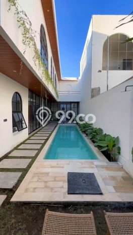 Rumah Elit LB 200m2 Siap Huni Desain Elegan di Canggu, Badung Rumah Elit LB 200m2 Siap Huni Desain Elegan di Canggu, Badung