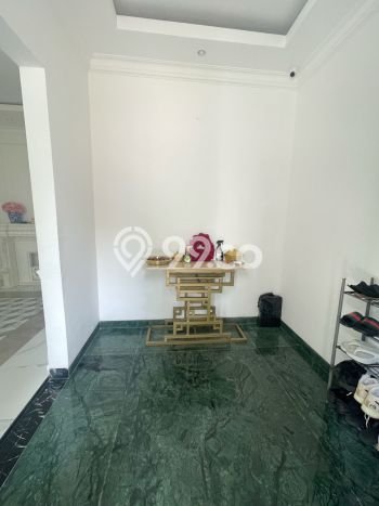 Dijual Rumah Mewah Megah Dengan View Eksklusif di Gading Serpong Cluster Bohemia, Tangerang Dijual Rumah Mewah Megah Dengan View Eksklusif di Gading Serpong Cluster Bohemia, Tangerang