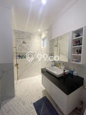 Dijual Rumah Mewah Megah Dengan View Eksklusif di Gading Serpong Cluster Bohemia, Tangerang Dijual Rumah Mewah Megah Dengan View Eksklusif di Gading Serpong Cluster Bohemia, Tangerang