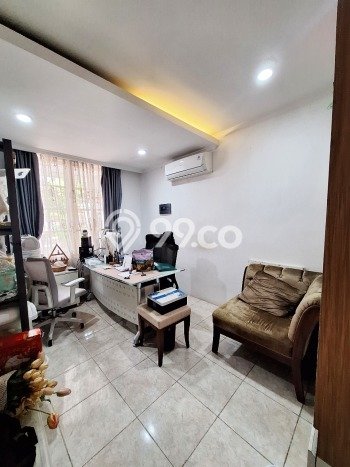 Rumah Mewah LB 180m2 Siap Huni Desain Elegan di Muara Karang, Jakarta Utara Rumah Mewah LB 180m2 Siap Huni Desain Elegan di Muara Karang, Jakarta Utara