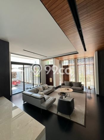 Hunian Mewah LB 1100m2 Siap Pakai Desain Elegan di Pantai Indah Kapuk, Jakarta Utara Hunian Mewah LB 1100m2 Siap Pakai Desain Elegan di Pantai Indah Kapuk, Jakarta Utara