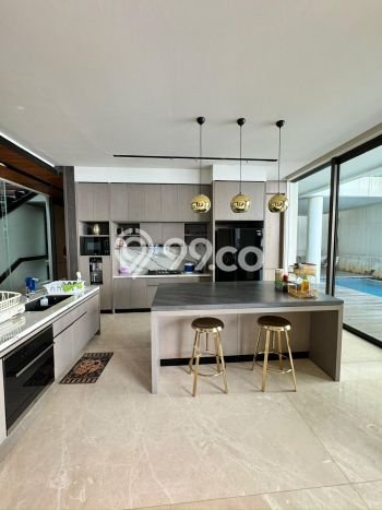 Hunian Mewah LB 1100m2 Siap Pakai Desain Elegan di Pantai Indah Kapuk, Jakarta Utara Hunian Mewah LB 1100m2 Siap Pakai Desain Elegan di Pantai Indah Kapuk, Jakarta Utara
