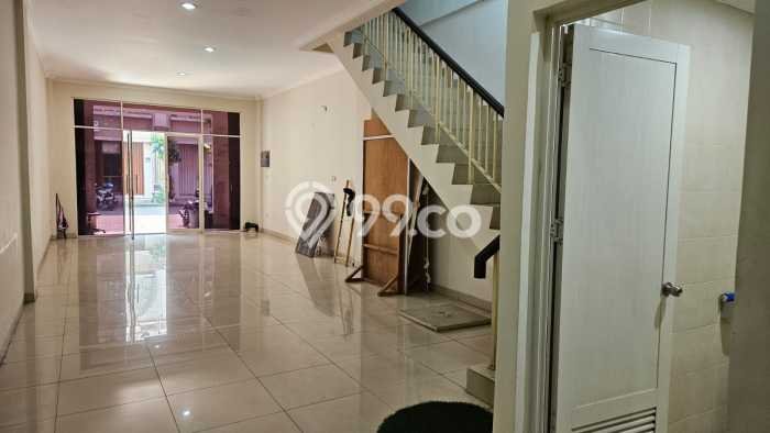 Ruko Ready di Cengkareng Barat, Luas 210m², Area Bisnis, Akses Mudah Ruko Ready di Cengkareng Barat, Luas 210m², Area Bisnis, Akses Mudah