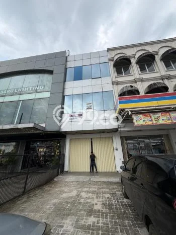 Ruko disewakan lokasi strategis BSD Tangerang Selatan 400m2 Ruko disewakan lokasi strategis BSD Tangerang Selatan 400m2