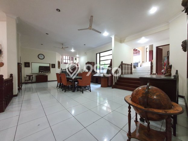 Rumah Elit LB 1500m2 Siap Huni Desain Elegan di Cirendeu, Jakarta Selatan Rumah Elit LB 1500m2 Siap Huni Desain Elegan di Cirendeu, Jakarta Selatan