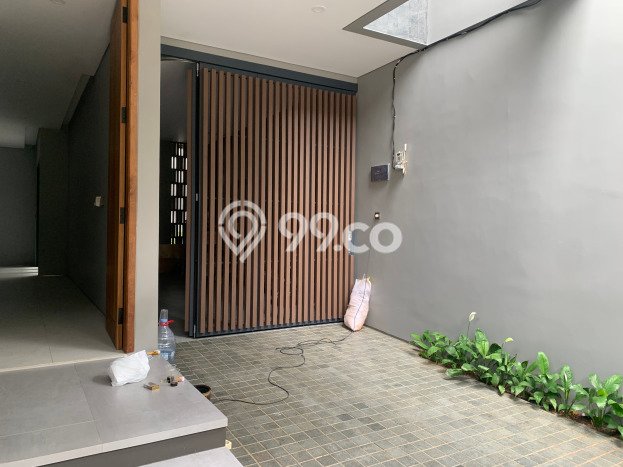 Ready to Use! Luxury House LT 120m2 Desain Modern di Pondok Indah Ready to Use! Luxury House LT 120m2 Desain Modern di Pondok Indah
