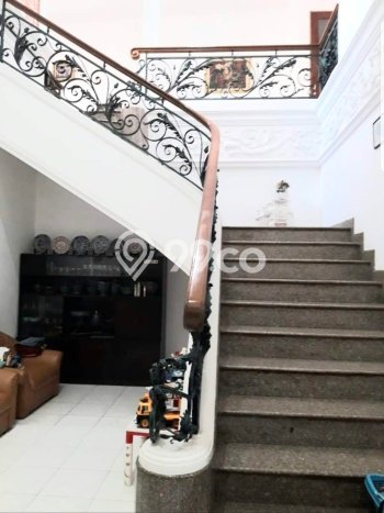 Hunian Elit LB 400m2 Siap Pakai Desain Elegan di Surabaya Kota, Surabaya Hunian Elit LB 400m2 Siap Pakai Desain Elegan di Surabaya Kota, Surabaya