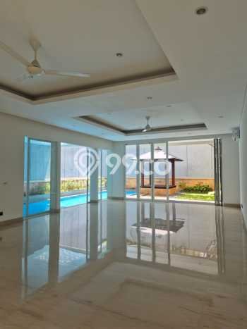 Rumah Elit Modern Siap Huni di Pejaten Jakarta Selatan Rumah Elit Modern Siap Huni di Pejaten Jakarta Selatan