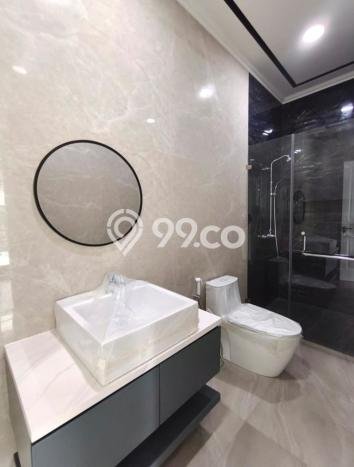 Ready to Use! Premium House LT 210m2 Desain Modern di Pondok Indah Ready to Use! Premium House LT 210m2 Desain Modern di Pondok Indah