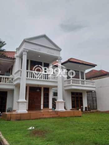 For Sale! Premium House LT 1382m2 Desain Elegan di Pondok Indah For Sale! Premium House LT 1382m2 Desain Elegan di Pondok Indah