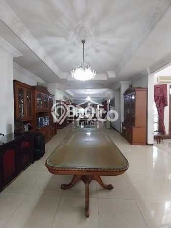 For Sale! Premium House LT 1382m2 Desain Elegan di Pondok Indah For Sale! Premium House LT 1382m2 Desain Elegan di Pondok Indah