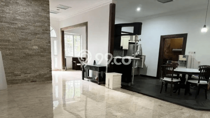 For Sale! Luxury House LT 216m2 Desain Elegan di Pakuwon City For Sale! Luxury House LT 216m2 Desain Elegan di Pakuwon City