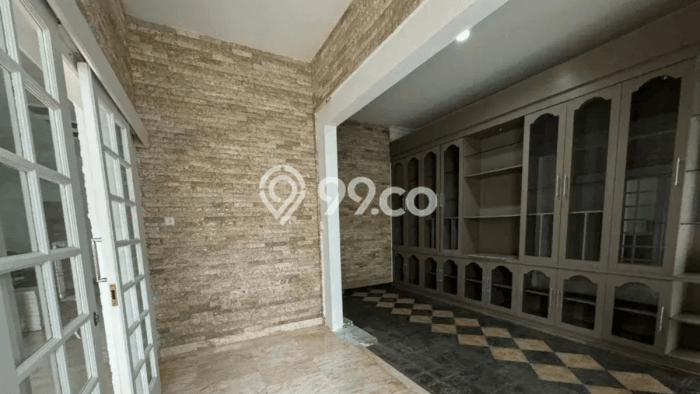 For Sale! Luxury House LT 216m2 Desain Elegan di Pakuwon City For Sale! Luxury House LT 216m2 Desain Elegan di Pakuwon City