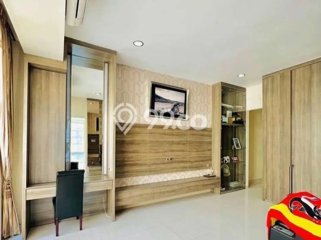 Ready to Use! Luxury House LT 300m2 Desain Elegan di Pakuwon CIty Ready to Use! Luxury House LT 300m2 Desain Elegan di Pakuwon CIty
