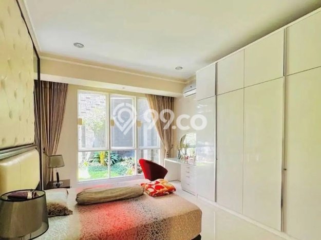 Ready to Use! Luxury House LT 300m2 Desain Elegan di Pakuwon CIty Ready to Use! Luxury House LT 300m2 Desain Elegan di Pakuwon CIty