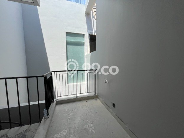 Rumah Modern area , Surabaya, Luas 312m2m² Bangunan 460m2m² Rumah Modern area , Surabaya, Luas 312m2m² Bangunan 460m2m²