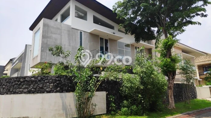 Jual Rumah Mewah Elegan Dengan View Cantik di Pakuwon CIty, Surabaya Jual Rumah Mewah Elegan Dengan View Cantik di Pakuwon CIty, Surabaya