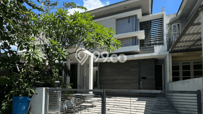 Rumah Eksklusif Siap Huni LT 180m2 di Dukuh Pakis, Surabaya Rumah Eksklusif Siap Huni LT 180m2 di Dukuh Pakis, Surabaya