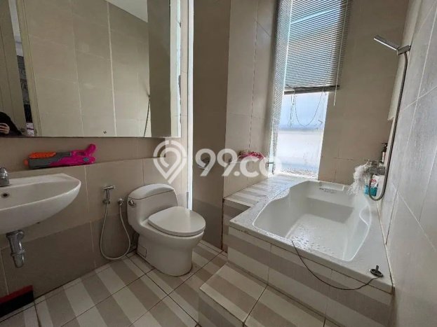 For Sale! Luxury House LT 180m2 Desain Elegan di Pakuwon CIty For Sale! Luxury House LT 180m2 Desain Elegan di Pakuwon CIty
