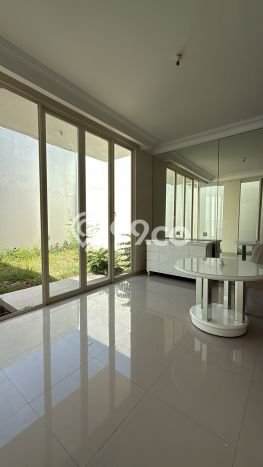 Dijual Rumah Luas Elegan Dengan View Cantik di Pakuwon Indah, Surabaya Dijual Rumah Luas Elegan Dengan View Cantik di Pakuwon Indah, Surabaya