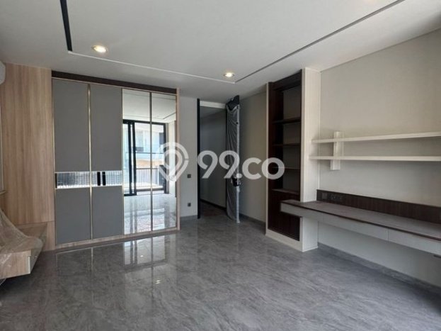 Rumah Luxury Modern Tanpa Renovasi di Pakuwon City Surabaya Rumah Luxury Modern Tanpa Renovasi di Pakuwon City Surabaya
