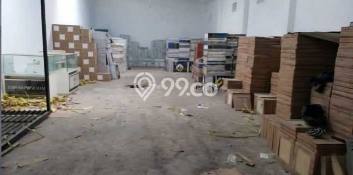 Lokasi Strategis! Dijual Gudang Bisnis di Banjarsari, Solo Kondisi Bagus Lokasi Strategis! Dijual Gudang Bisnis di Banjarsari, Solo Kondisi Bagus