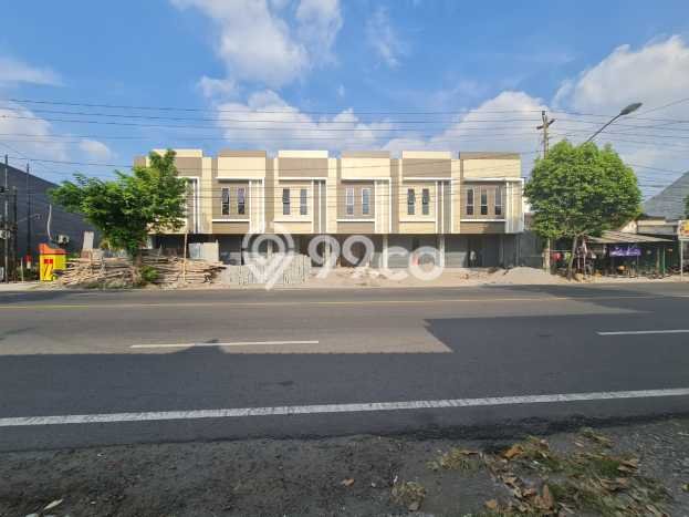 Lokasi Strategis! Dijual Ruko Bisnis di Banjarsari, Solo Kondisi Baik Lokasi Strategis! Dijual Ruko Bisnis di Banjarsari, Solo Kondisi Baik