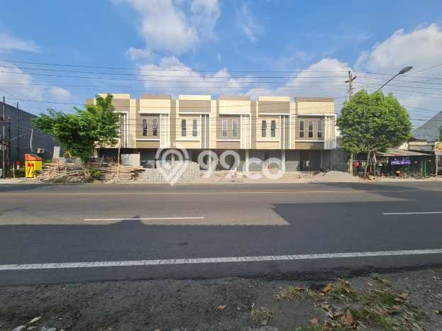 Lokasi Strategis! Dijual Ruko Bisnis di Banjarsari, Solo Kondisi Baik Lokasi Strategis! Dijual Ruko Bisnis di Banjarsari, Solo Kondisi Baik