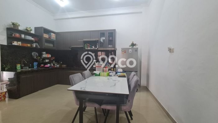 Dijual Cepat Rumah Bagus Siap Huni LB 180m2 di Gentan, Solo Dijual Cepat Rumah Bagus Siap Huni LB 180m2 di Gentan, Solo