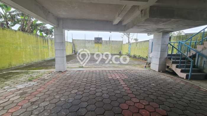 FOR SALE! Vila Kawasan Tawangmangu, Luas 351m2m², Posisi Premium FOR SALE! Vila Kawasan Tawangmangu, Luas 351m2m², Posisi Premium