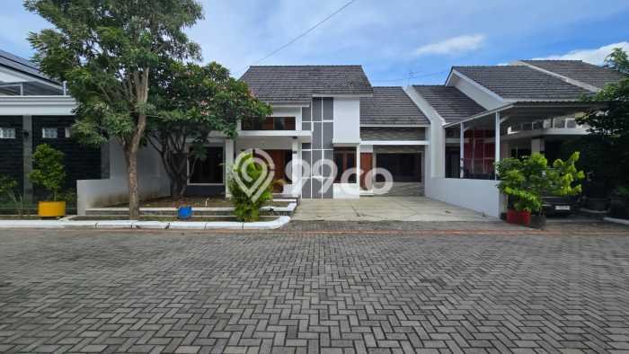 Hunian Cantik Minimalis Lb 180m2 di Gentan, Solo Hunian Cantik Minimalis Lb 180m2 di Gentan, Solo