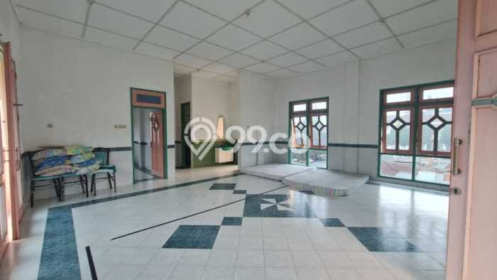FOR SALE! Vila Kawasan Tawangmangu, Luas 351m2m², Posisi Premium FOR SALE! Vila Kawasan Tawangmangu, Luas 351m2m², Posisi Premium