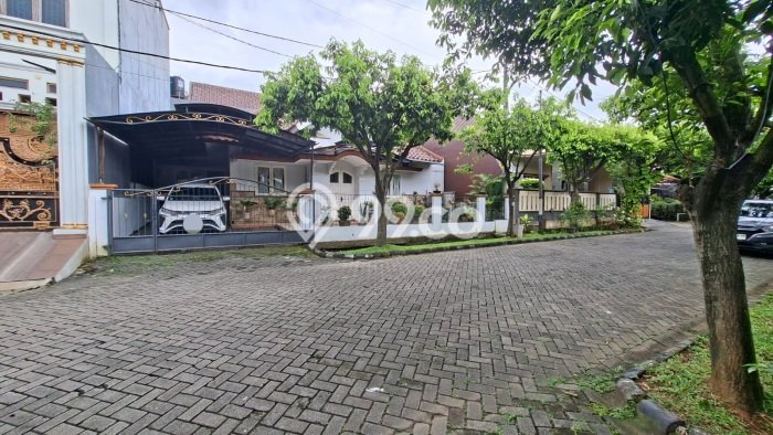 Rumah Luas Asri 3 KT Siap Pakai di Kemang Pratama Bekasi Rumah Luas Asri 3 KT Siap Pakai di Kemang Pratama Bekasi