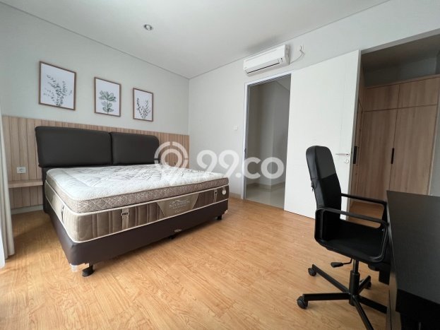 Disewakan! Rumah 3 Kamar Tidur &
3 Kamar Mandi di Gading Serpong, Tangerang Disewakan! Rumah 3 Kamar Tidur &
3 Kamar Mandi di Gading Serpong, Tangerang