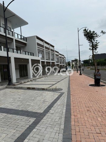 Unit Ruko Disewakan di Gading Serpong Andalucia di Area Ramai & Strategis Unit Ruko Disewakan di Gading Serpong Andalucia di Area Ramai & Strategis