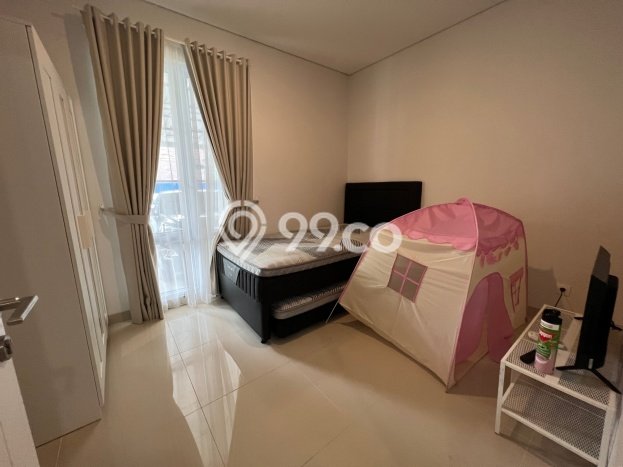 Disewakan! Rumah 3 Kamar Tidur &
3 Kamar Mandi di Gading Serpong, Tangerang Disewakan! Rumah 3 Kamar Tidur &
3 Kamar Mandi di Gading Serpong, Tangerang