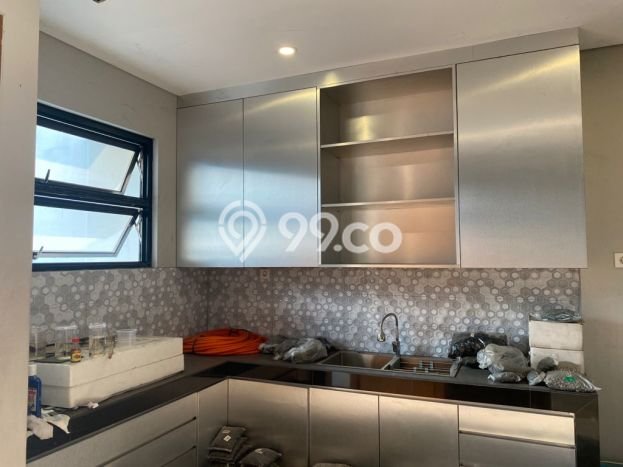 Dijual Rumah Luas Megah Dengan View Eksklusif di Sunter, Jakarta Utara Dijual Rumah Luas Megah Dengan View Eksklusif di Sunter, Jakarta Utara