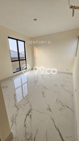 Rumah Strategis Modern Lb 200m2 di Cakung, Jakarta Timur Rumah Strategis Modern Lb 200m2 di Cakung, Jakarta Timur