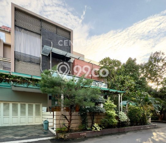 Ready to Use! Luxury House LT 328m2 Desain Elegan di Pondok Kelapa Ready to Use! Luxury House LT 328m2 Desain Elegan di Pondok Kelapa