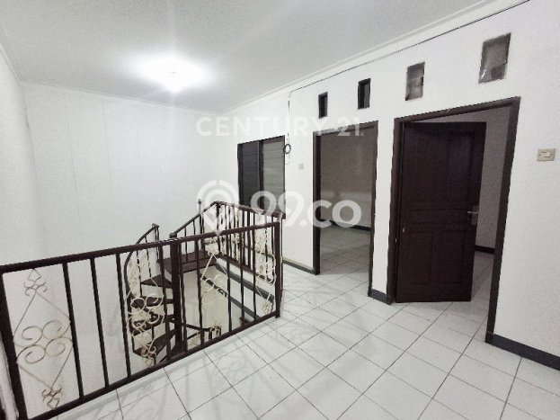 SPECIAL LISTING! Rumah di Johar Baru, 1 KM, Akses Pusat Kota, LT 80m2m² LB 150m2m² SPECIAL LISTING! Rumah di Johar Baru, 1 KM, Akses Pusat Kota, LT 80m2m² LB 150m2m²