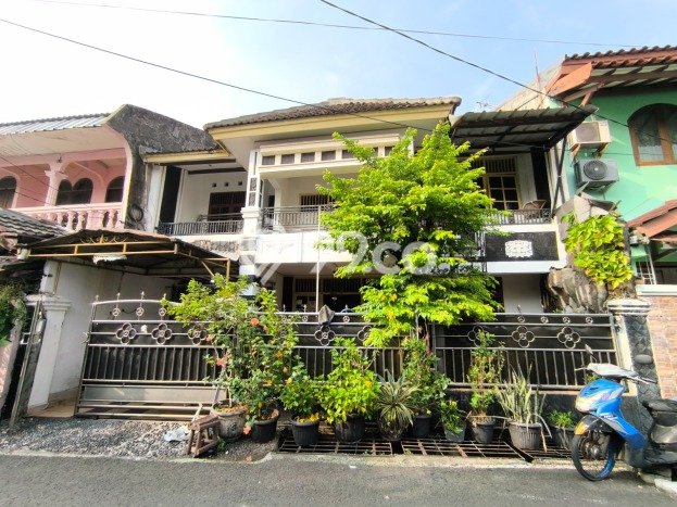 Jual Rumah Eksklusif 3 KT di Utan Kayu, Jakarta Timur Jual Rumah Eksklusif 3 KT di Utan Kayu, Jakarta Timur