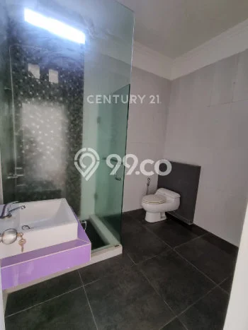 Rumah Elit Modern Tanpa Renovasi di Kalibata Jakarta Selatan Rumah Elit Modern Tanpa Renovasi di Kalibata Jakarta Selatan