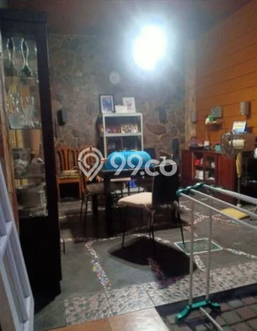 Rumah Mewah Dijual LT 200m2 di BSD, Tangerang Selatan Rumah Mewah Dijual LT 200m2 di BSD, Tangerang Selatan