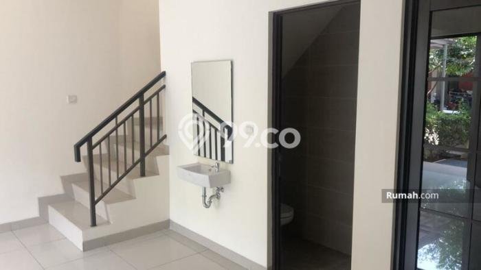 Dijual Rumah 3 Kamar Lokasi Strategis Bagus dan Strategis di Cipondoh Dijual Rumah 3 Kamar Lokasi Strategis Bagus dan Strategis di Cipondoh