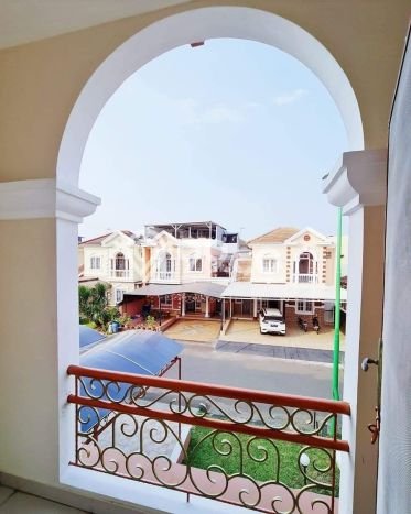 Disewakan! Rumah 3 Kamar Tidur &
2 Kamar Mandi di Modernland, Tangerang Disewakan! Rumah 3 Kamar Tidur &
2 Kamar Mandi di Modernland, Tangerang