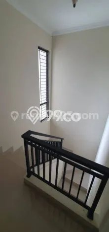 Rumah Disewakan Tangerang LT 132m2 LB 210m2 Area Modernland Rumah Disewakan Tangerang LT 132m2 LB 210m2 Area Modernland