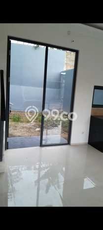 Dijual Rumah 3 Kamar Lokasi Strategis Nyaman dan Strategis di BSD Dijual Rumah 3 Kamar Lokasi Strategis Nyaman dan Strategis di BSD